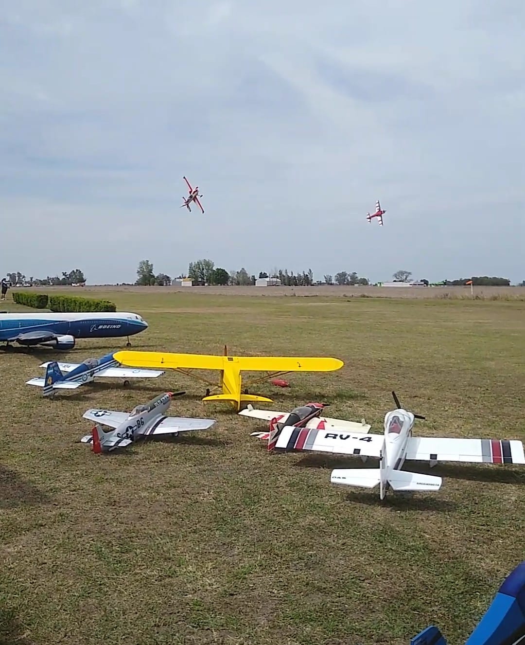 Pista y aviones en esperanza